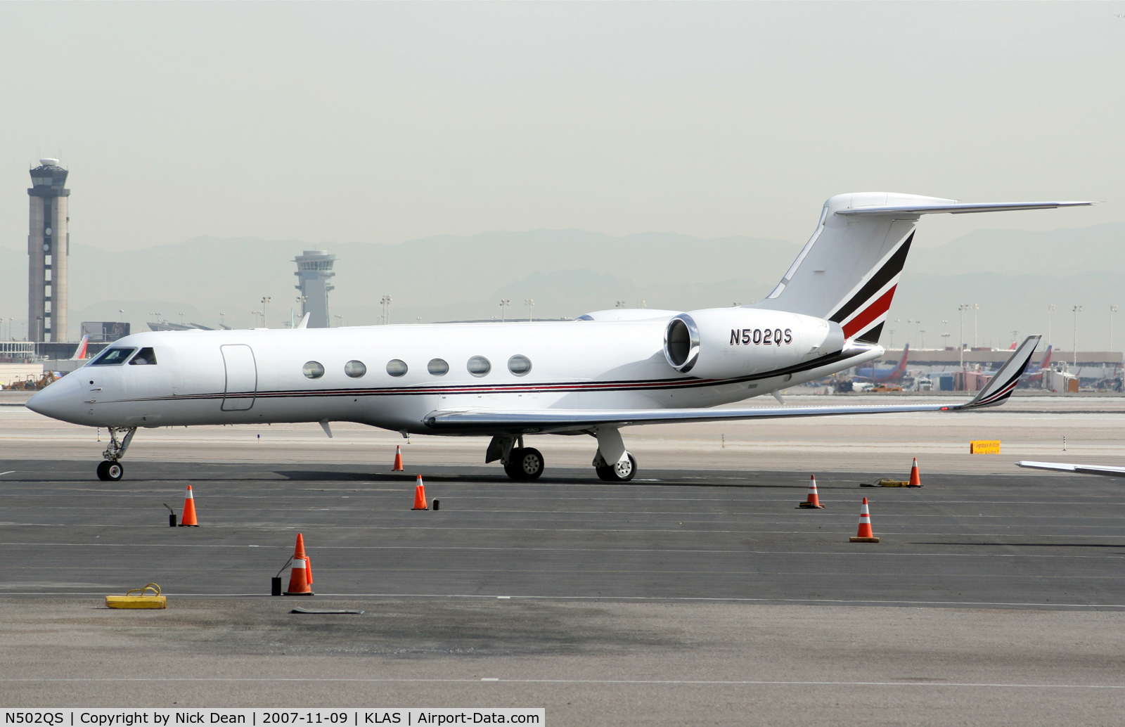 N502QS, 2000 Gulfstream Aerospace G-V C/N 601, KLAS
