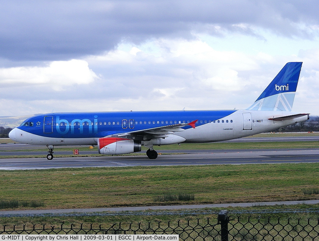 G-MIDT, 2001 Airbus A320-232 C/N 1418, BMI