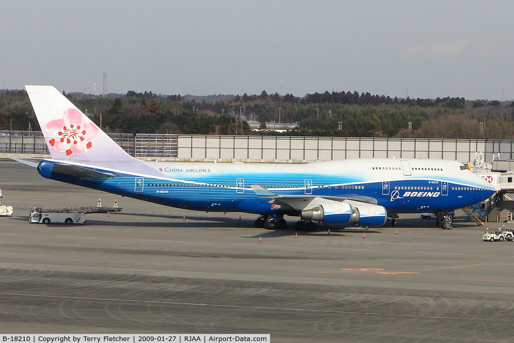B-18210, 2004 Boeing 747-409 C/N 33734, China Airlines B747 wears Boeing House colours