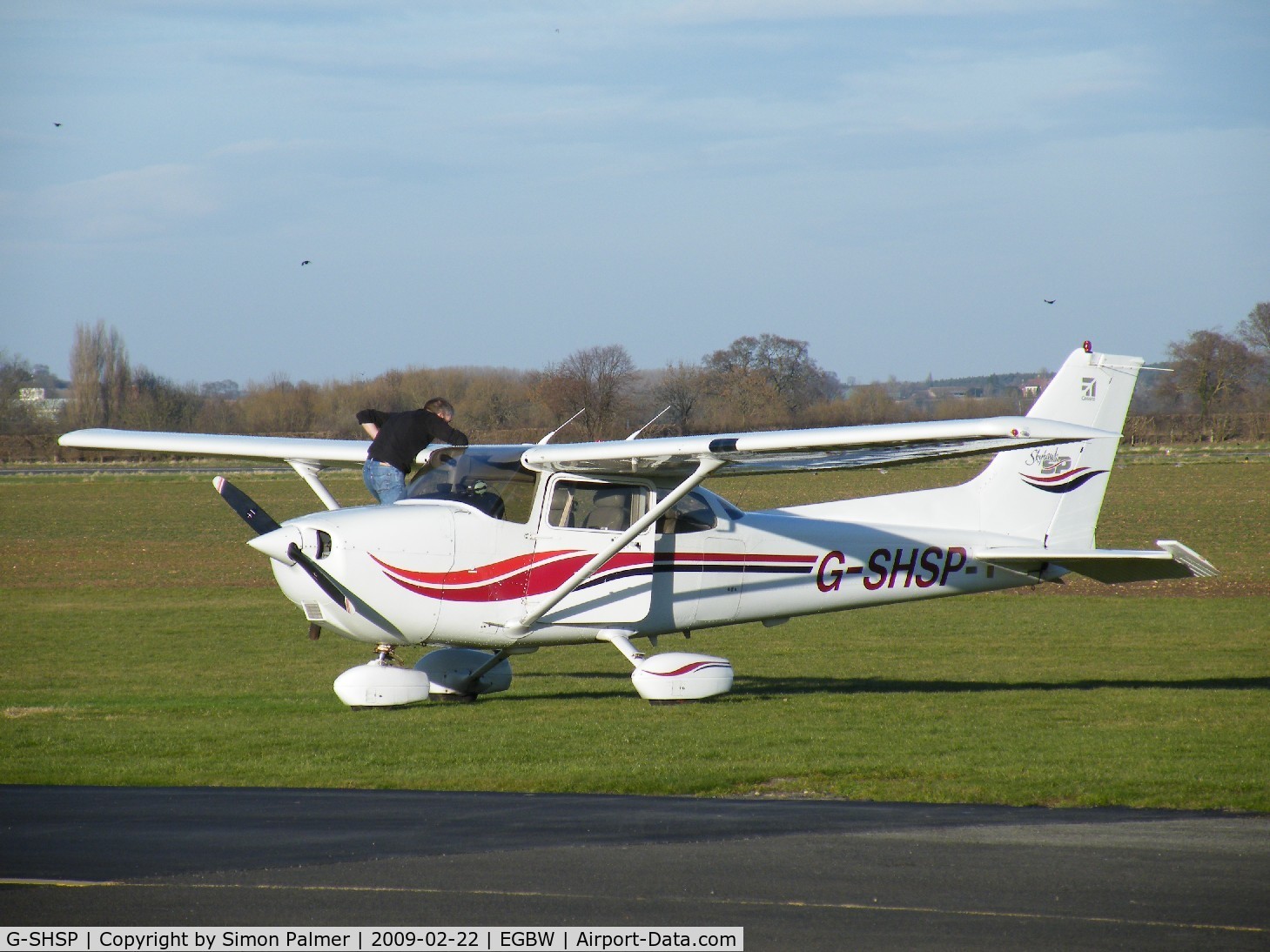 G-SHSP, 1999 Cessna 172S C/N 172S8079, Cessna SkyHawk SP at Wellesbourne