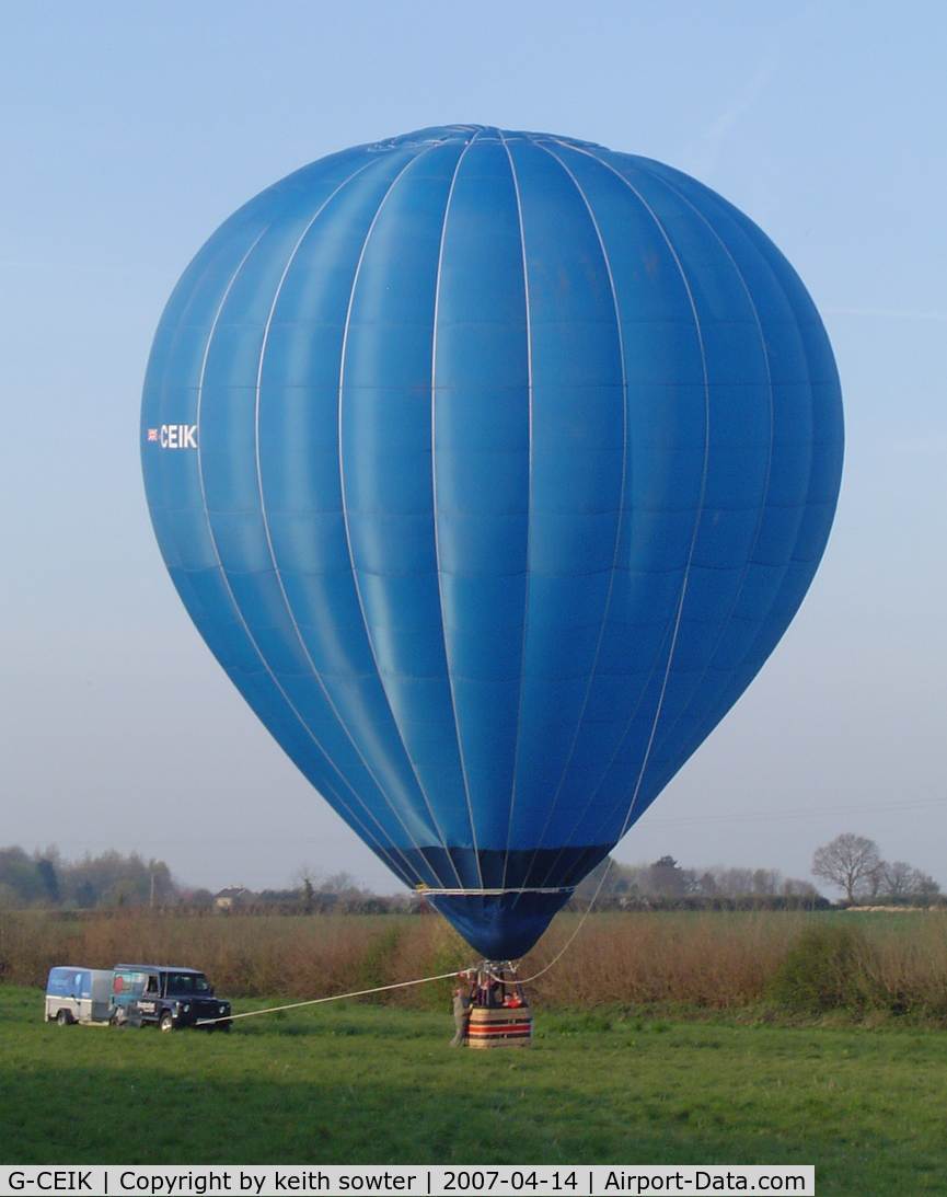 G-CEIK, 2007 UltraMagic M-90 C/N 90/92, Ready for lift off from its Bunwell launch site  balloon