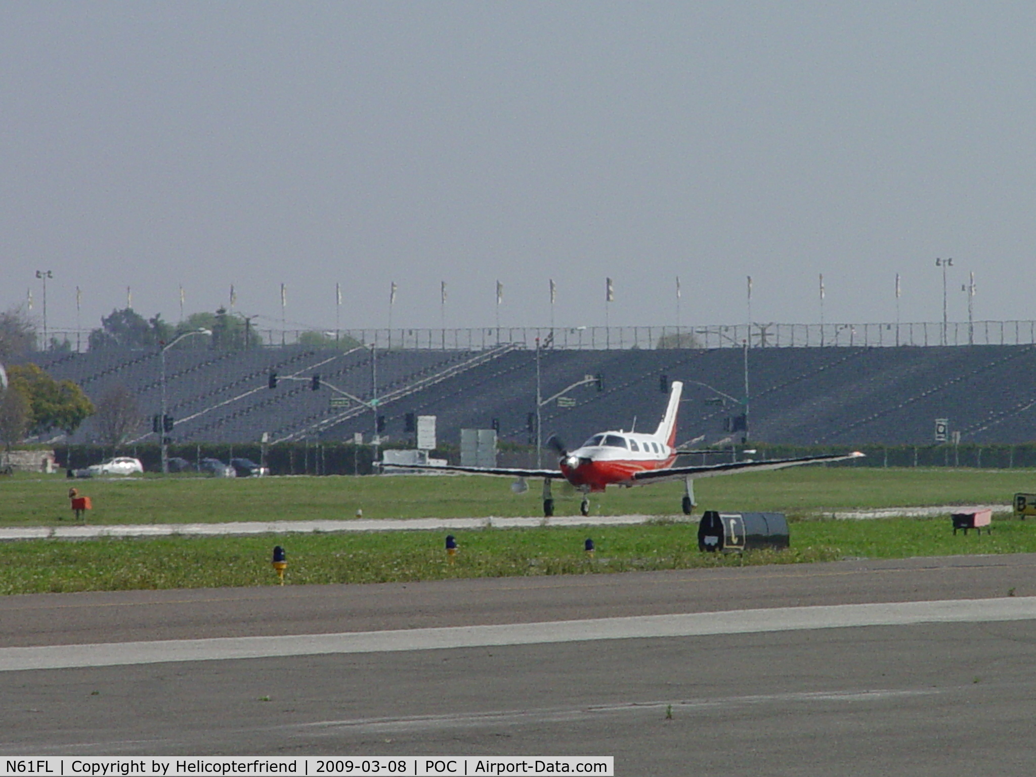 N61FL, 1989 Piper PA-46-350P Malibu Mirage C/N 4622037, Starting to roll westbound