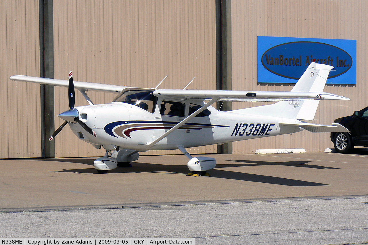 N338ME, 2000 Cessna 182S Skylane C/N 18280730, At Arlington Municipal