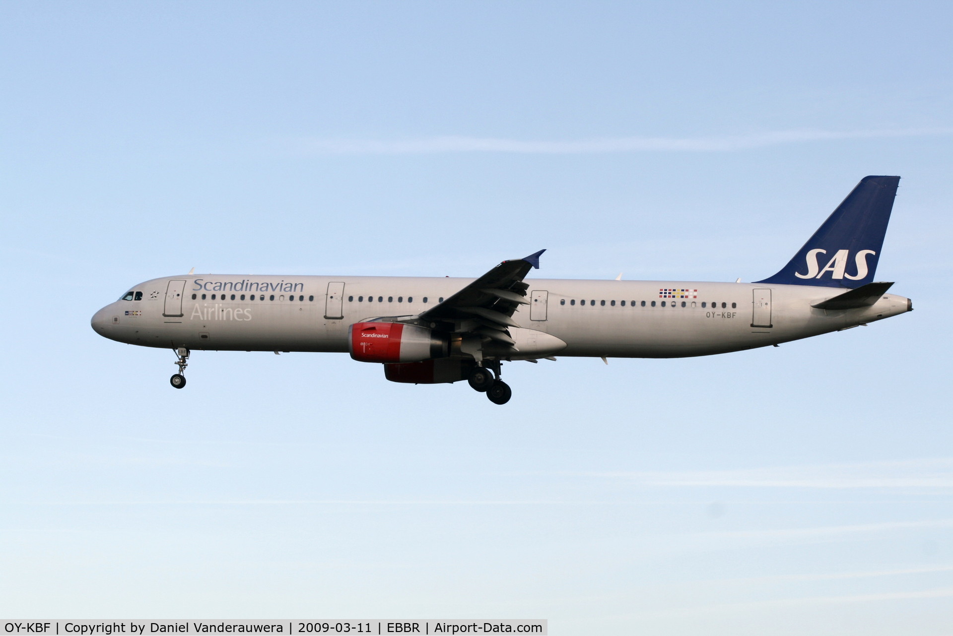 OY-KBF, 2002 Airbus A321-232 C/N 1807, arrival of flight SK593 to rwy 25L