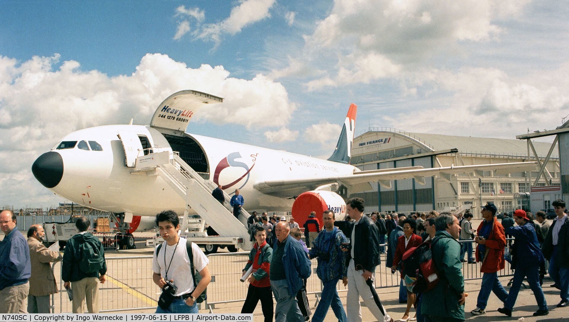 N740SC, 1977 Airbus A300B4-203(F) C/N 047, Airbus A300 B4-203 of Heavylift at the Aerosalon Paris 1997