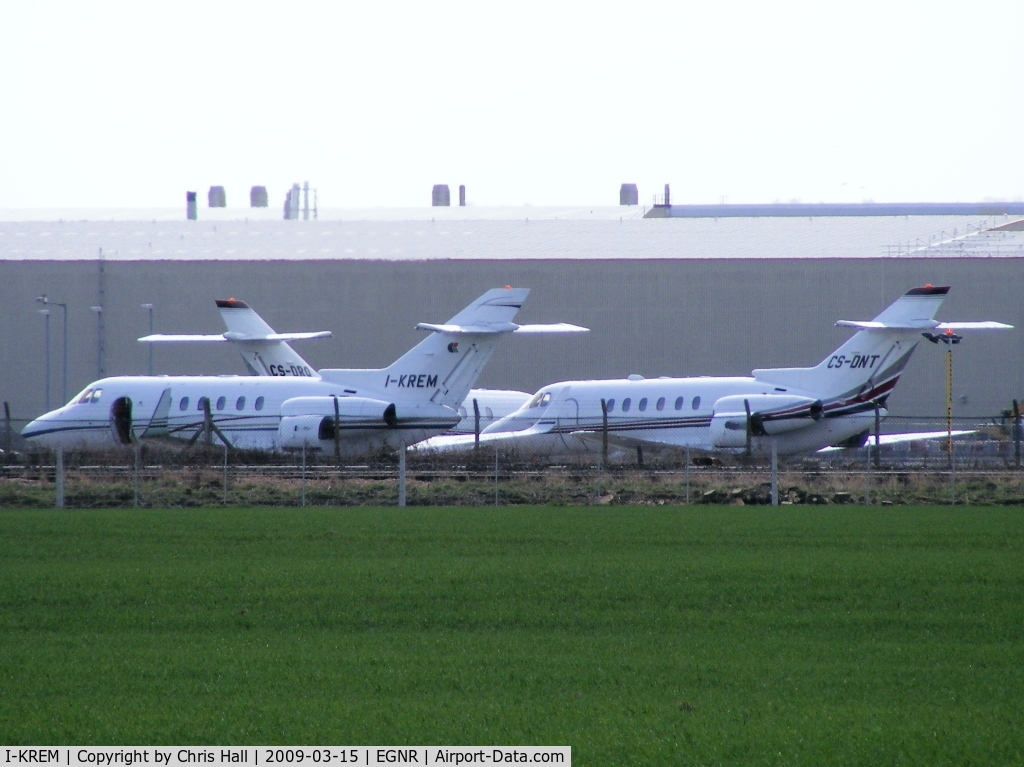 I-KREM, 2003 Raytheon Hawker 800XP C/N 258608, on the Netjets apron with CS-DRQ and CS-DNT