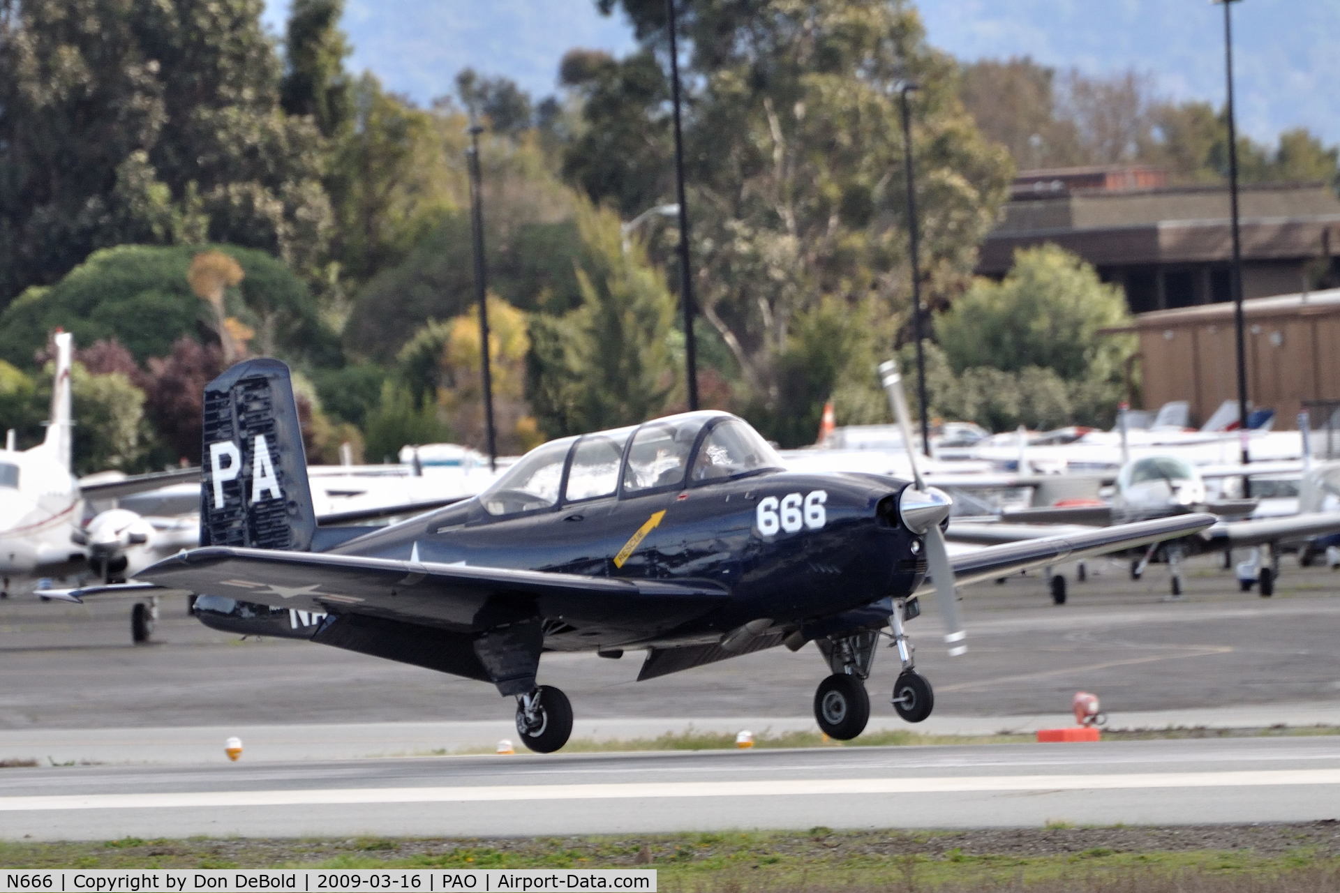 N666, 1958 Beech A45 C/N GM-141, N666 landing at the Palo Alto Airport