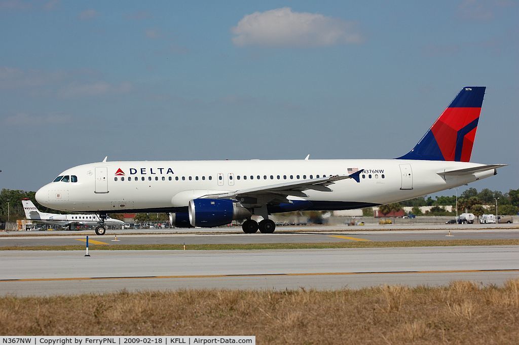 N367NW, 1999 Airbus A320-212 C/N 0988, In Delta c/s now