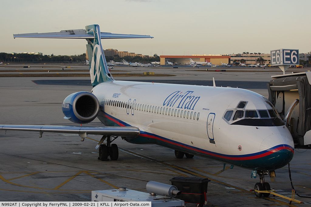 N992AT, 2002 Boeing 717-200 C/N 55136, B717 awaiting its 1st flight just after sunrise in Florida