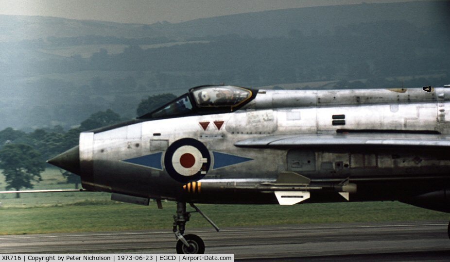 XR716, 1964 English Electric Lightning F.3 C/N 95199, Lightning F.3 of 226 Operational Conversion Unit displayed at the 1973 Woodford Airshow.