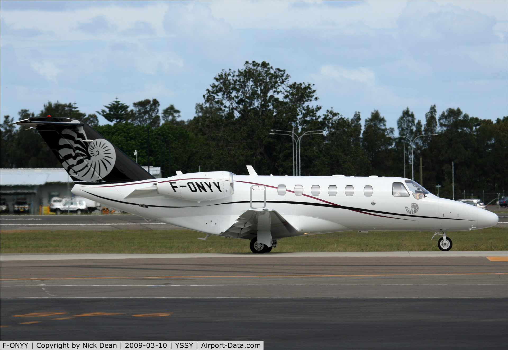 F-ONYY, 2006 Cessna 525A CitationJet CJ2+ C/N 525A-0320, YSSY (Love this scheme with the Nautilus)