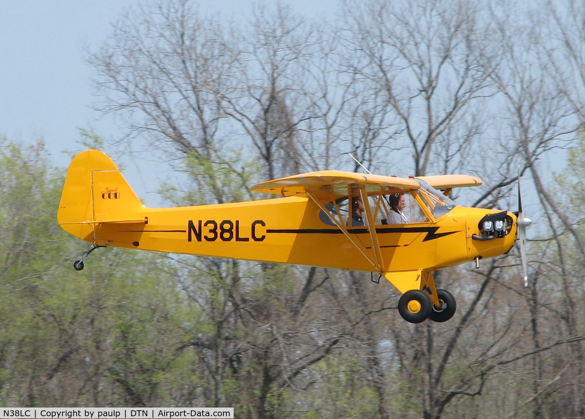 N38LC, 2008 American Legend AL3 C/N AL-1118, Landing on 14 at the Shreveport Downtown airport.