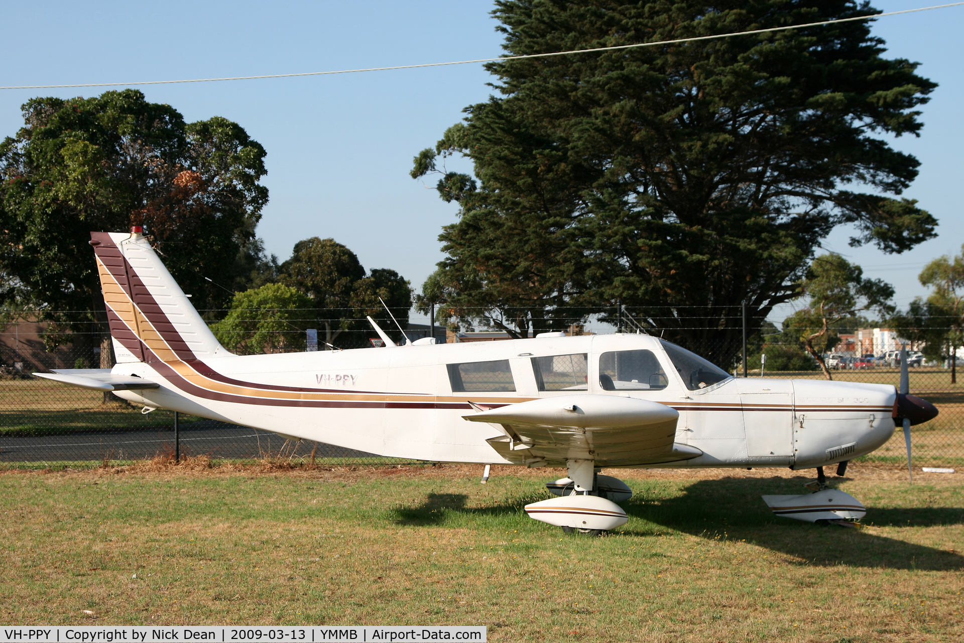VH-PPY, 1967 Piper PA-32-300 Cherokee Six C/N 32-40158, YMMB