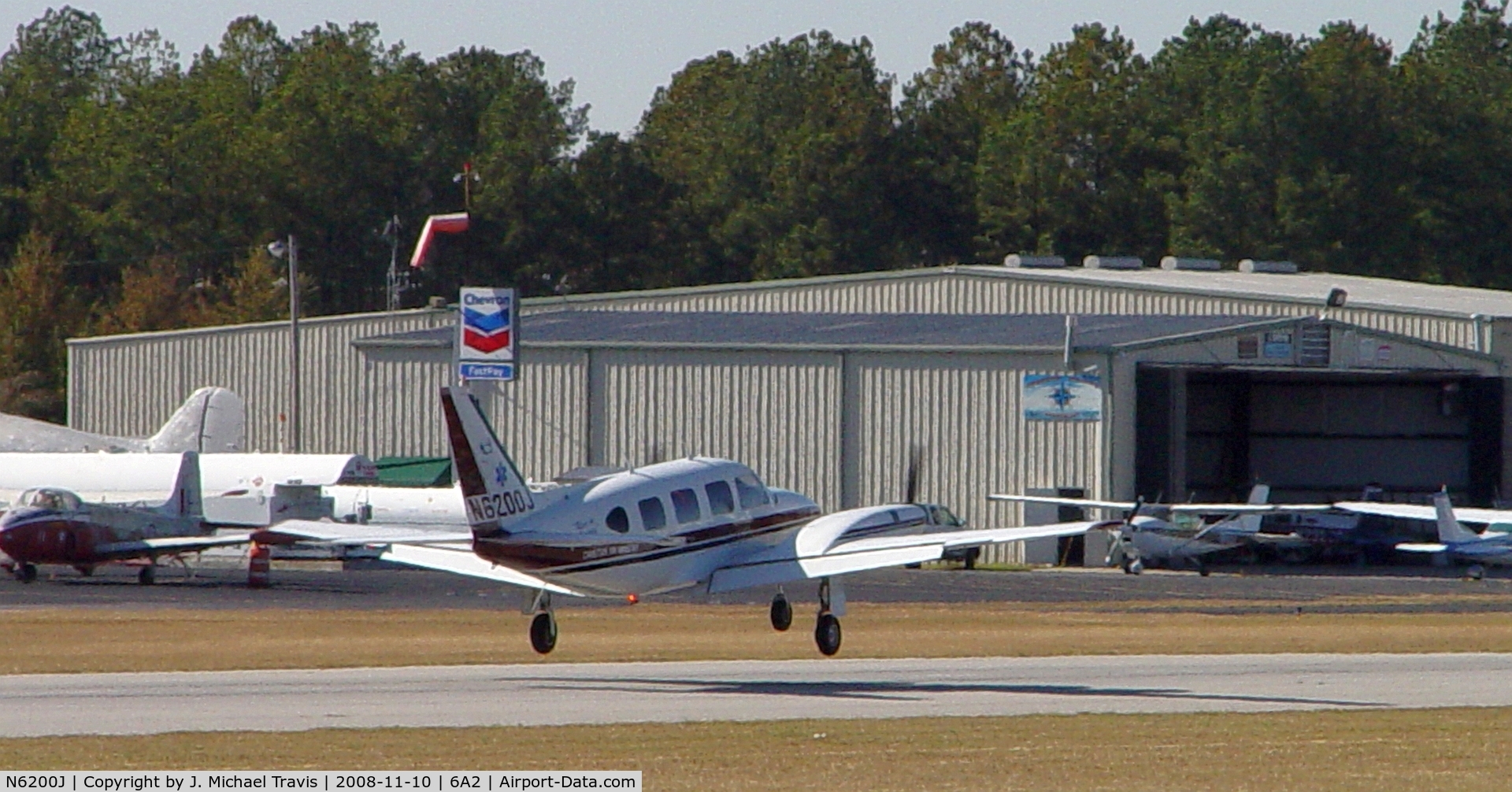 N6200J, 1970 Piper PA-31-310 Navajo C/N 31-620, N6200J landing RWY32 at 6A2.