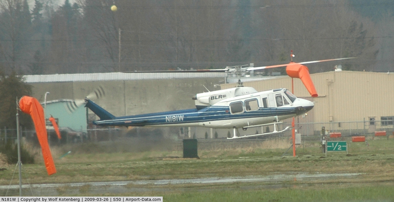 N181W, 1992 Bell 212 C/N 35058, hanging out at S50