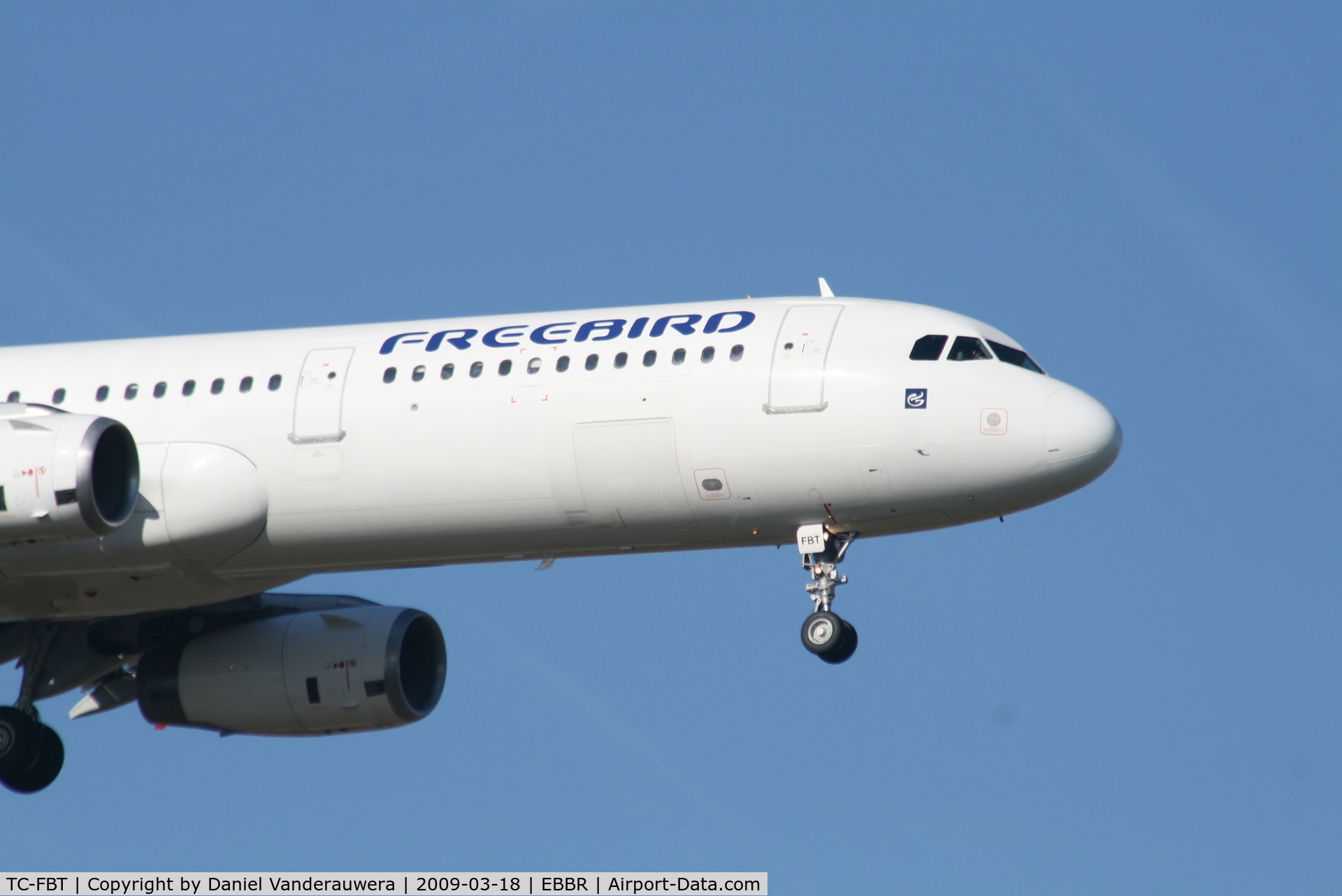 TC-FBT, 1998 Airbus A321-131 C/N 855, arrival of flight FHY577 to rwy 02