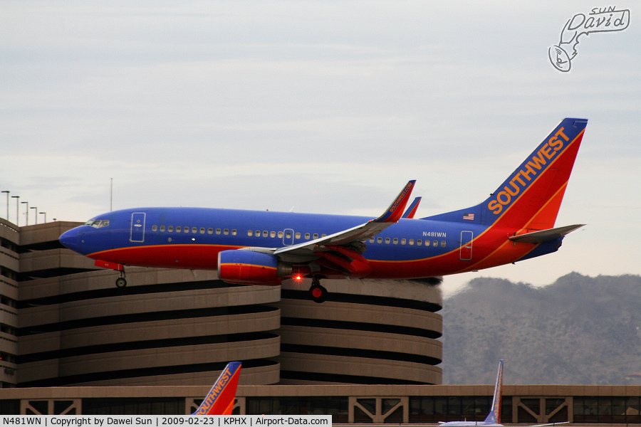 N481WN, 2004 Boeing 737-7H4 C/N 29853, PHX