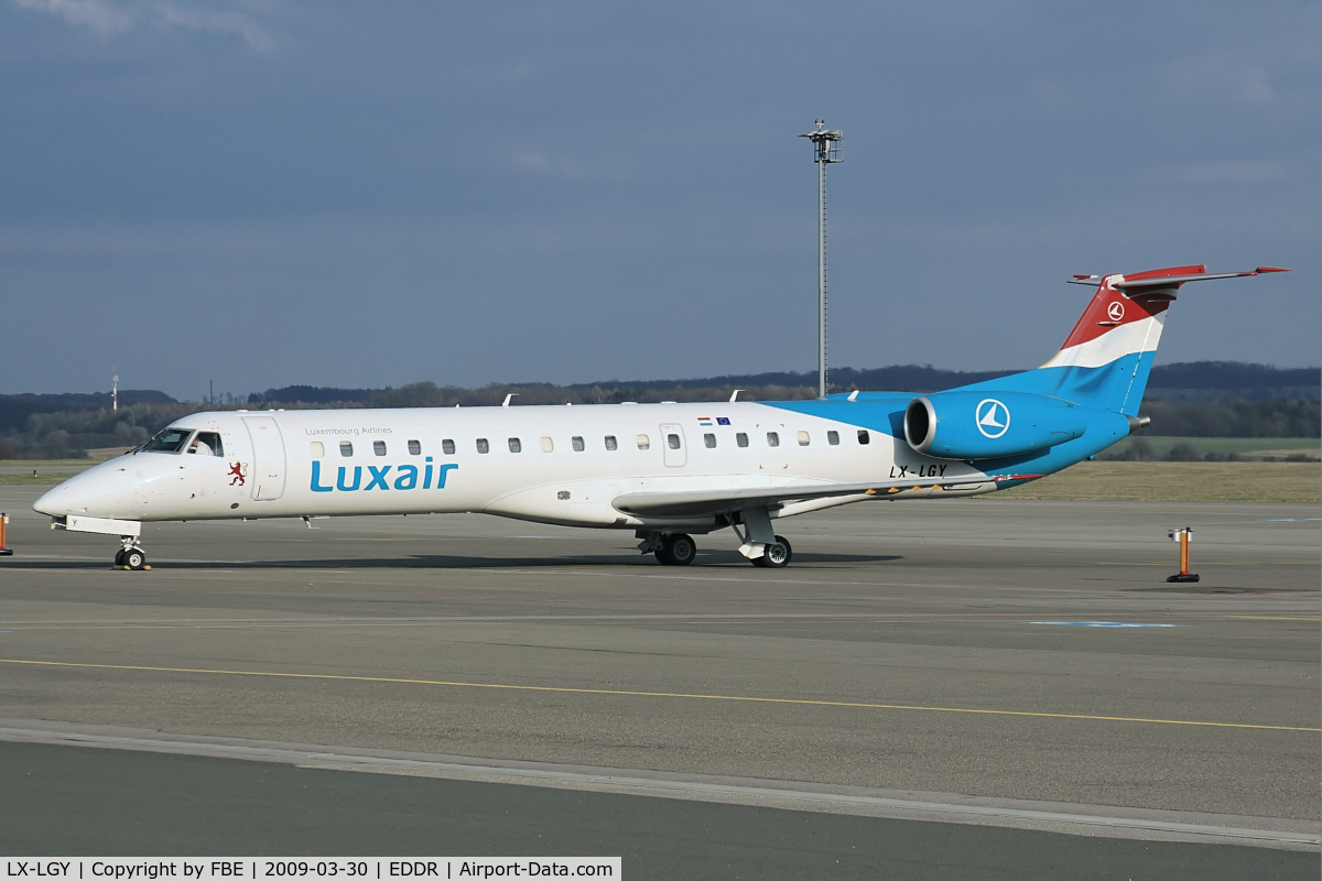 LX-LGY, 2000 Embraer EMB-145LU (ERJ-145LU) C/N 145242, start up at Saarbruecken