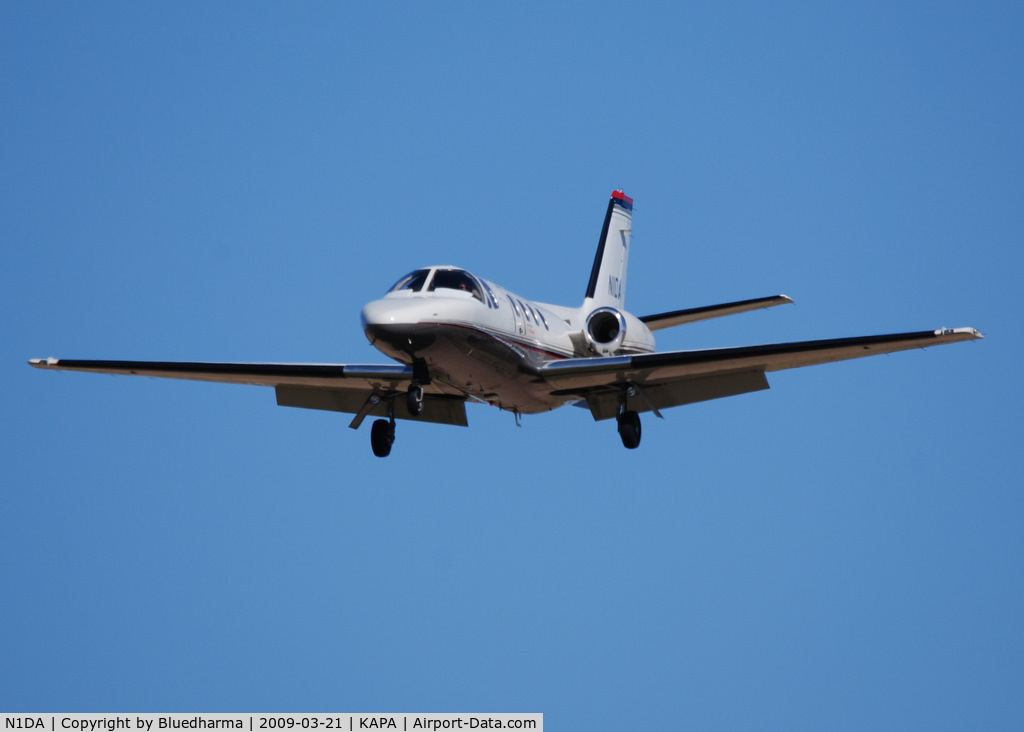 N1DA, Cessna 500 Citation C/N 500-0288, On final approach to 17L.