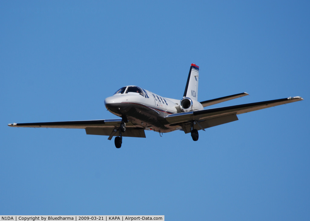 N1DA, Cessna 500 Citation C/N 500-0288, On final approach to 17L.
