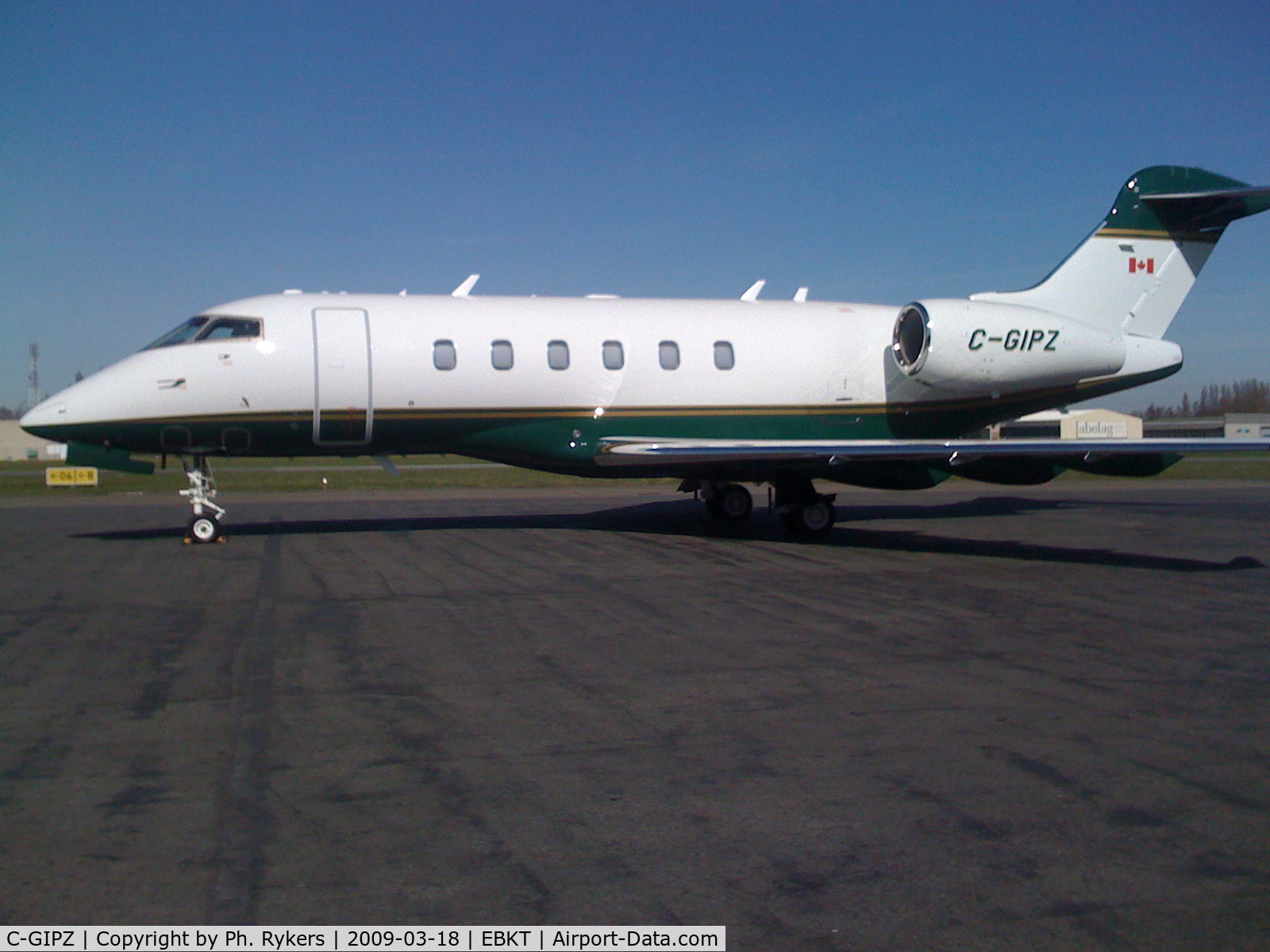 C-GIPZ, 2001 Bombardier Challenger 300 (BD-100-1A10) C/N 20005, @ EBKT 18/03/09