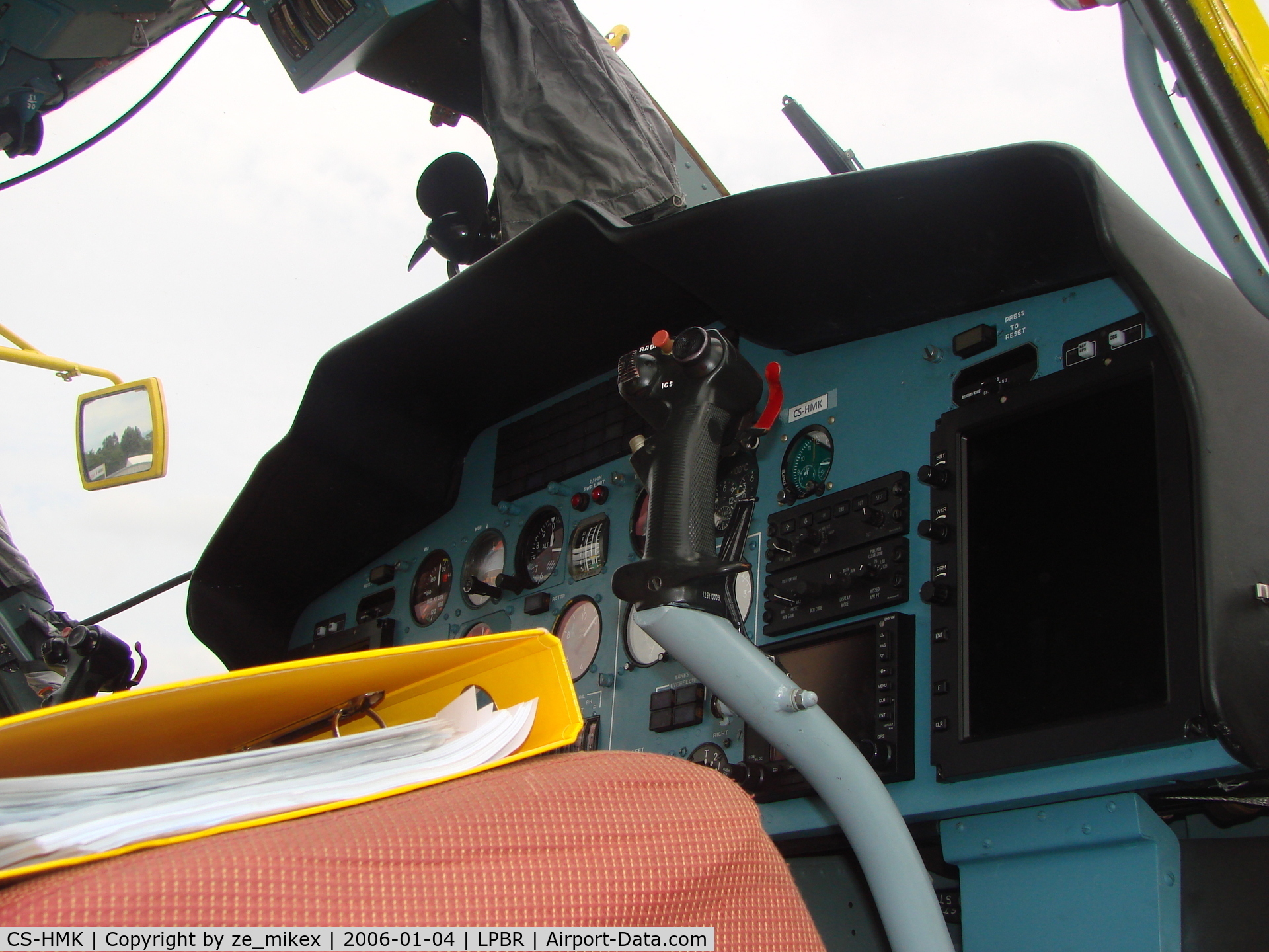 CS-HMK, Kamov Ka-32A11BC C/N 9901, Kamov´s cockpit, Braga, Portugal