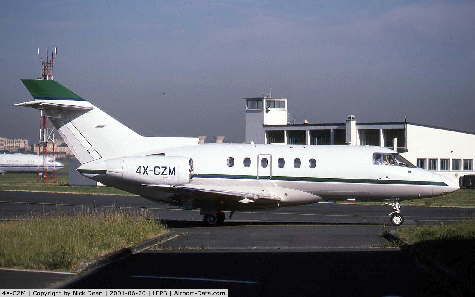 4X-CZM, 1995 Raytheon Hawker 800XP C/N 258279, LFPB Paris Le Bourget