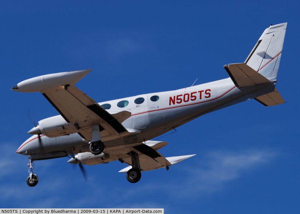 N505TS, 1978 Cessna 340A C/N 340A0505, On final approach to 17L.