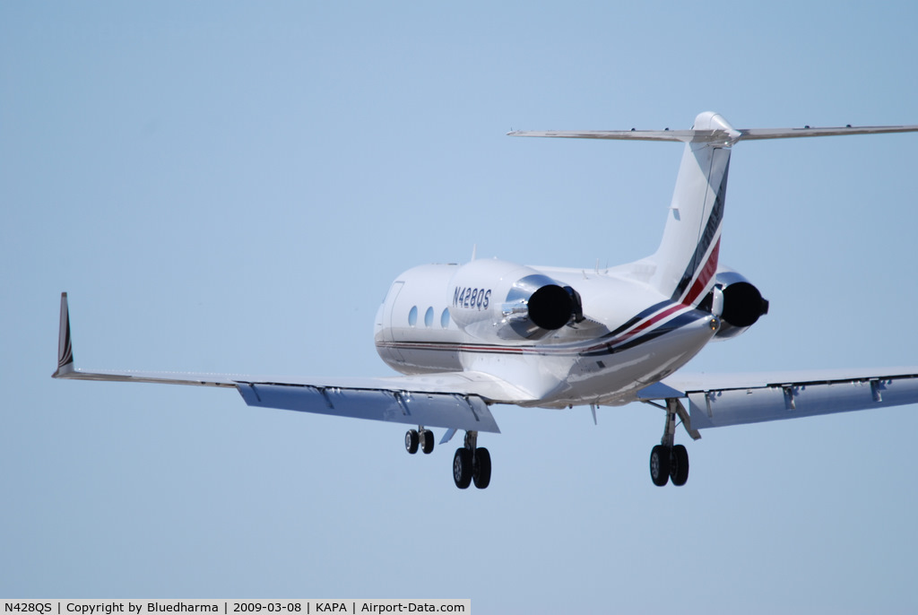 N428QS, 1998 Gulfstream Aerospace G-IV C/N 1328, On final approach to 17L.