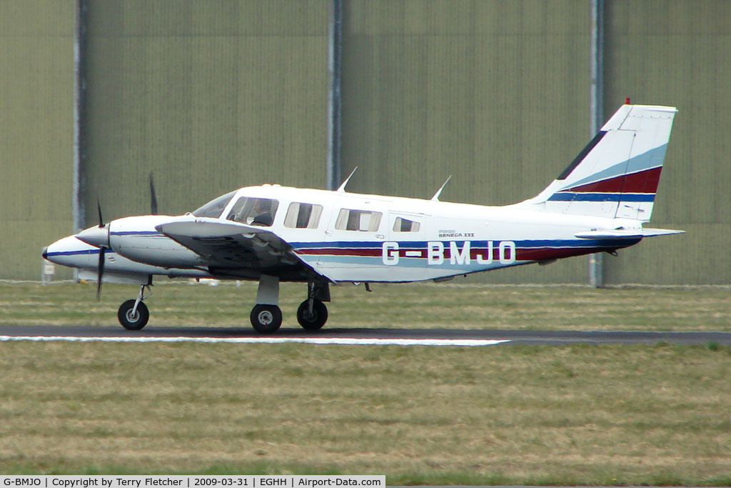 G-BMJO, 1985 Piper PA-34-220T Seneca III C/N 34-8533036, Piper PA-34-220T at Bournemouth
