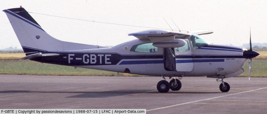 F-GBTE, Cessna 210N Centurion C/N 21063449, On apron