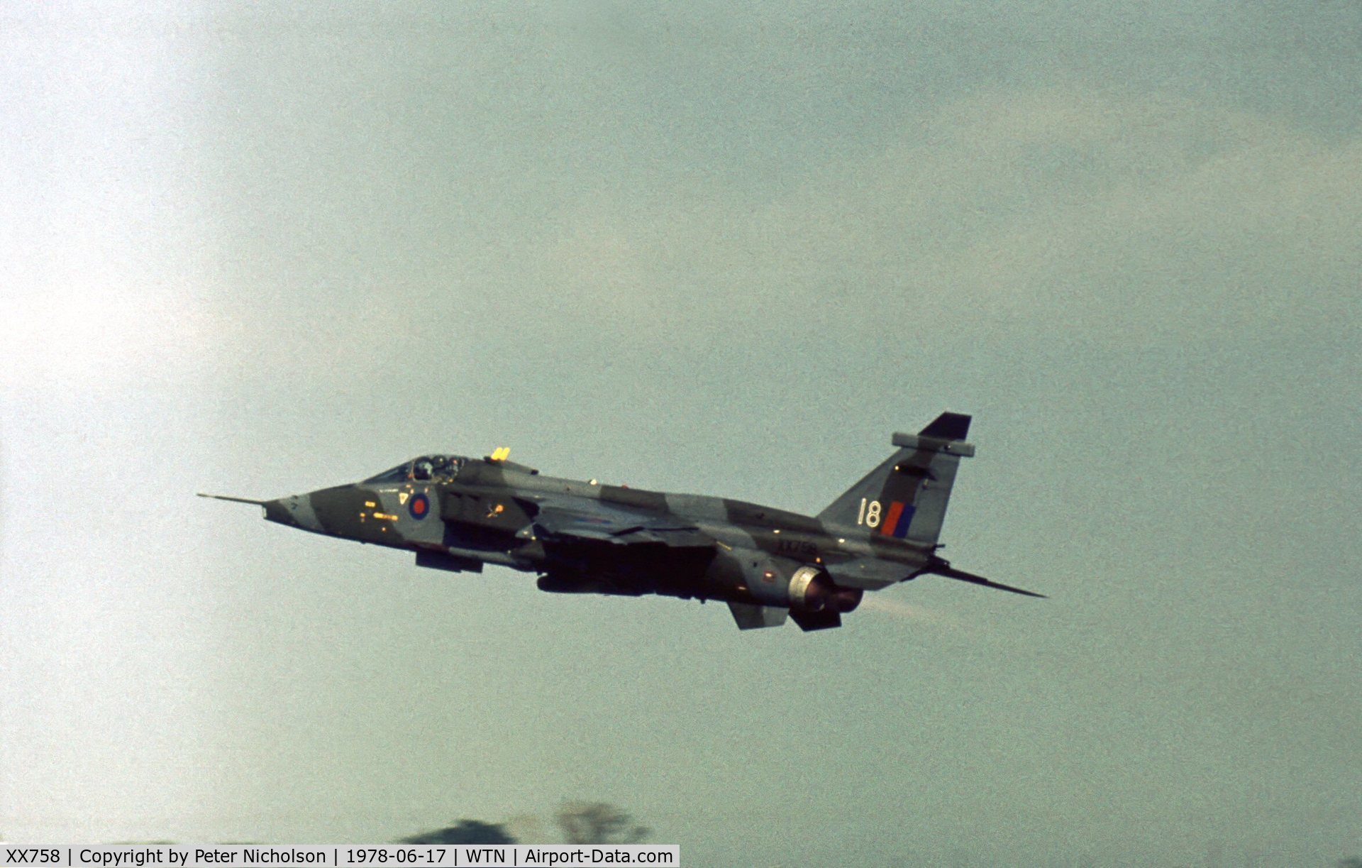 XX758, 1975 Sepecat Jaguar GR.1 C/N S.55, Jaguar GR.1 of 226 Operational Conversion Unit taking off at the 1978 Waddington Airshow.
