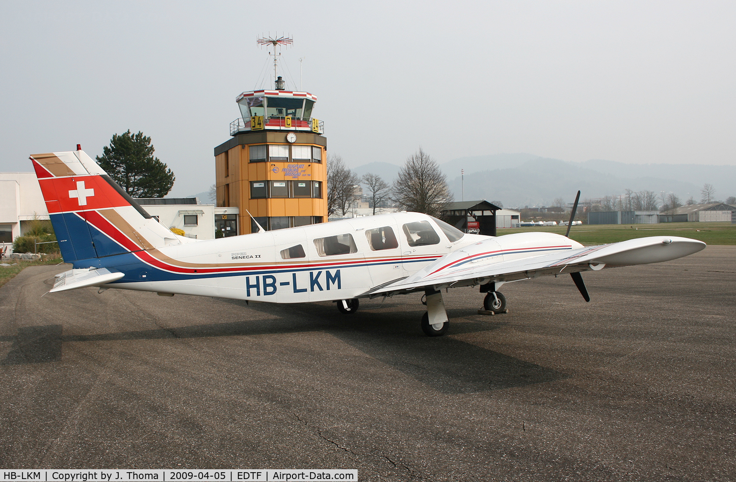 HB-LKM, 1979 Piper PA-34-200T C/N 34-7970106, Piper PA-34-200T Seneca II
