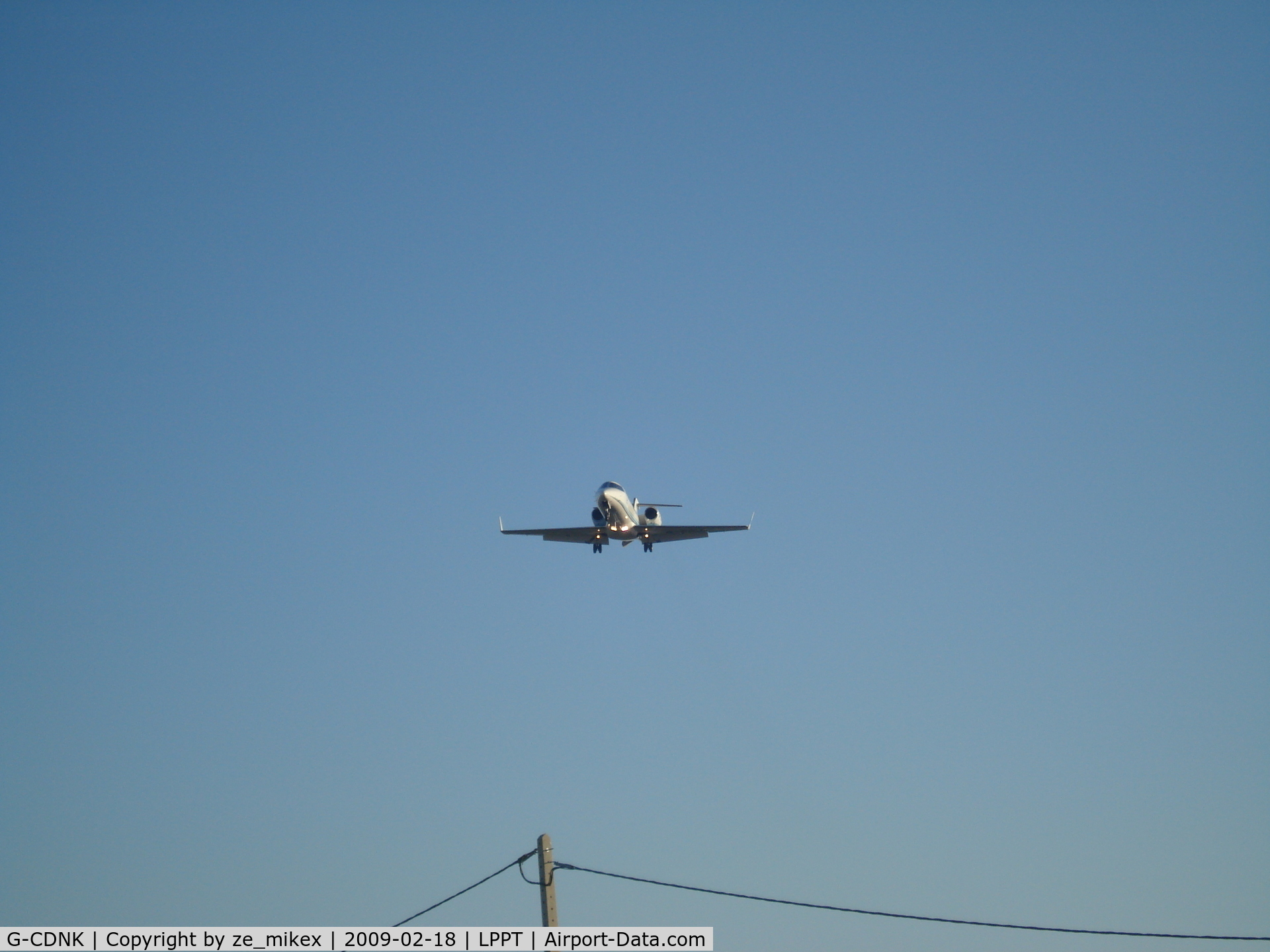 G-CDNK, 2005 Learjet 45 C/N 45-280, Landing at Porto airport.
