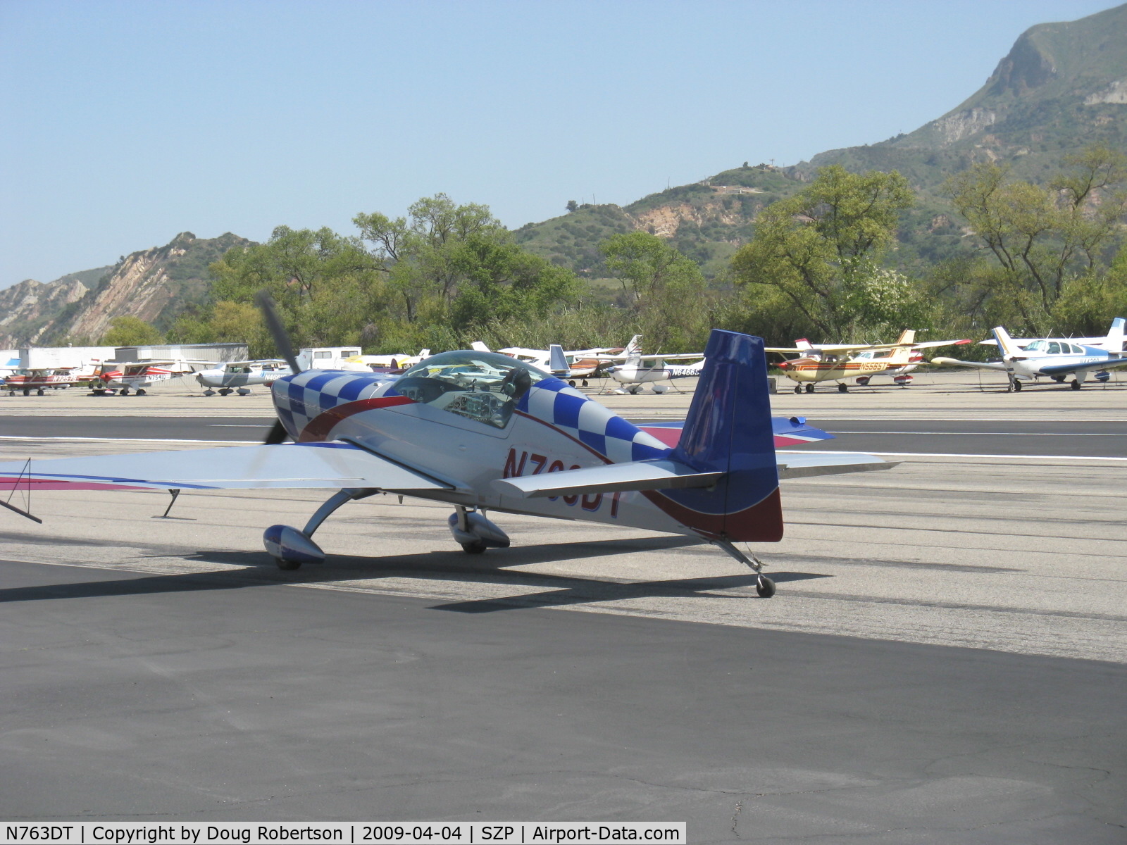 N763DT, 2007 Extra EA-300/L C/N 1258, 2007 Extra Flugzeugproduktions EXTRA EA 300L, Lycoming AEIO-540-L1B5 300 Hp, taxi to Rwy 22