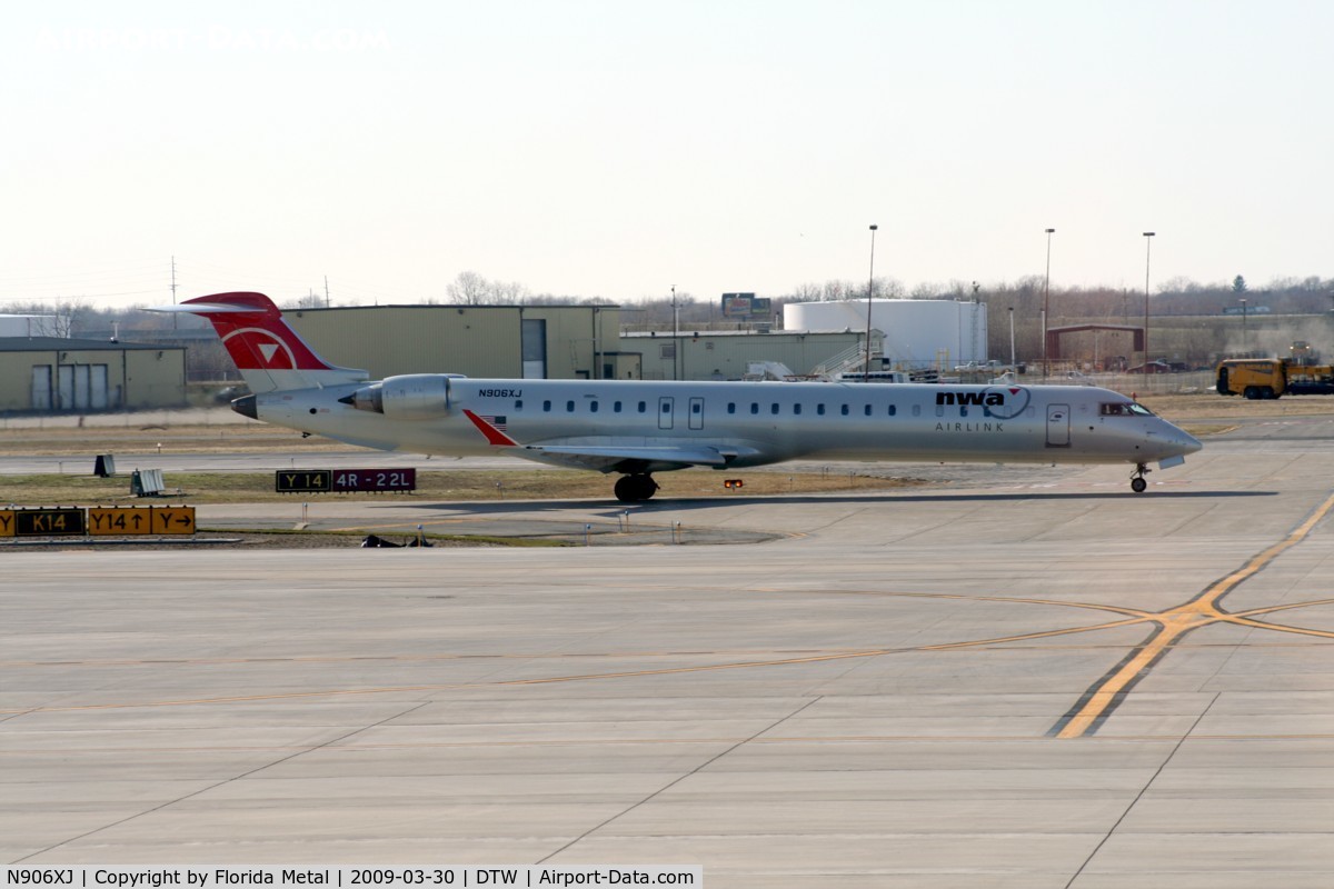 N906XJ, 2007 Bombardier CRJ-900ER (CL-600-2D24) C/N 15138, Mesaba CRJ-900