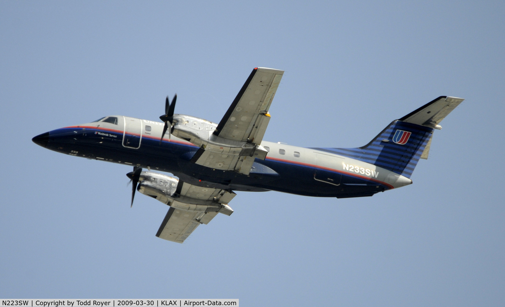 N223SW, 1995 Embraer EMB-120ER Brasilia C/N 120.291, Departing LAX on 25R