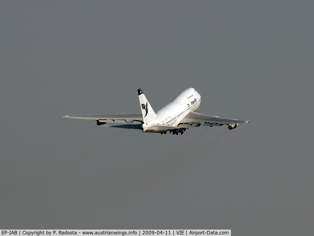 EP-IAB, 1976 Boeing 747SP-86 C/N 20999, Climbing out bound for THR