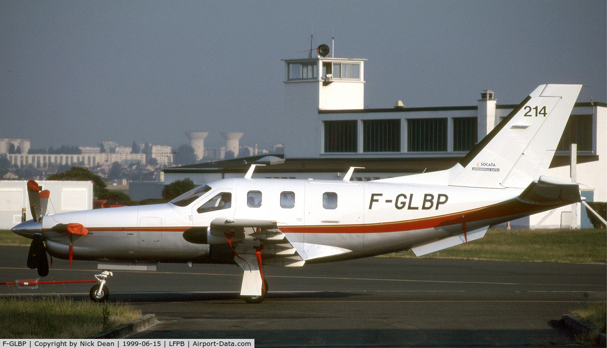 F-GLBP, Socata TBM-700 C/N 129, LFPB