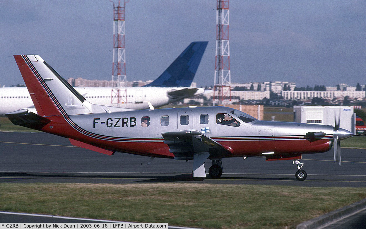 F-GZRB, 2000 Socata TBM-700B C/N 166, LFPB