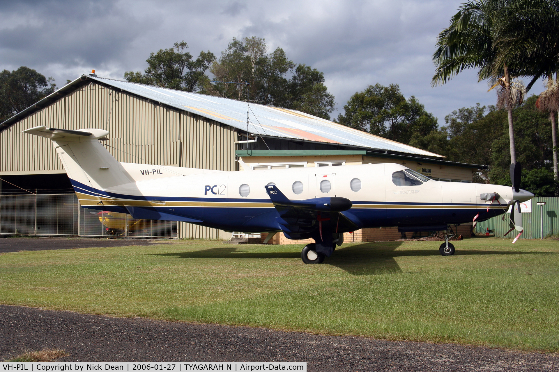 VH-PIL, 1998 Pilatus PC-12/45 C/N 231, Tyagarah Airstrip NSW
