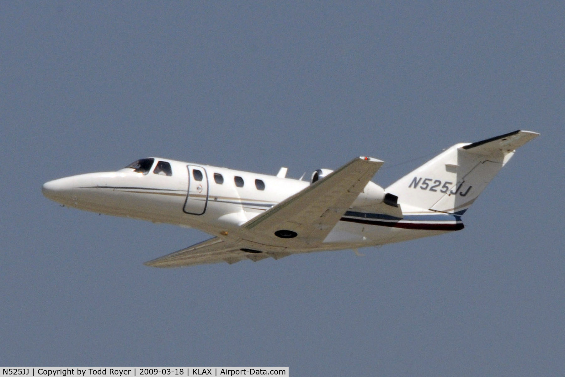 N525JJ, 2002 Cessna 525 CitationJet CJ1 C/N 525-0497, Departing LAX on 25L