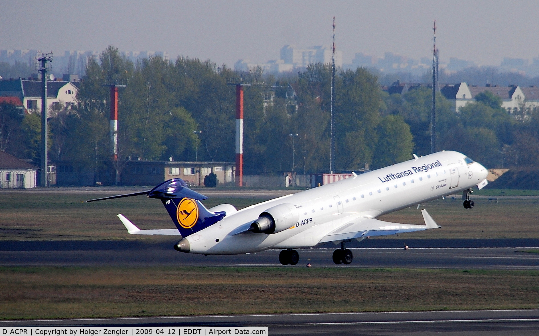 D-ACPR, 2003 Canadair CRJ-701ER (CL-600-2C10) Regional Jet C/N 10098, A citylink to Dusseldorf is leaving Berlin