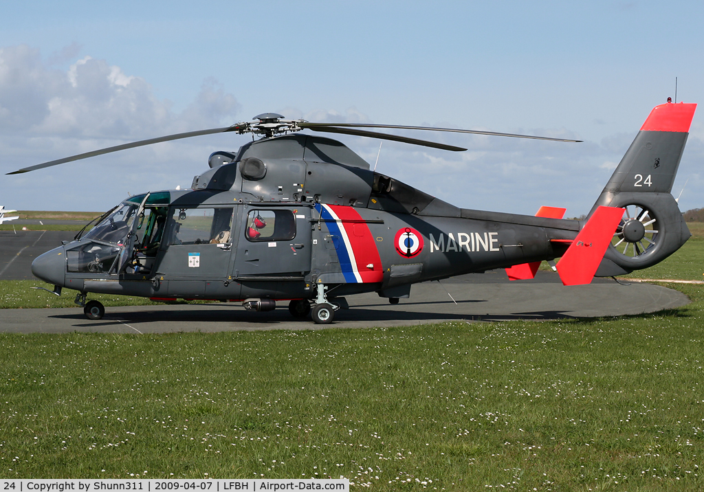 24, Aerospatiale AS-365N Dauphin 2 C/N 6024, Panther of the French Navy based at the 35F flotilla at LRH