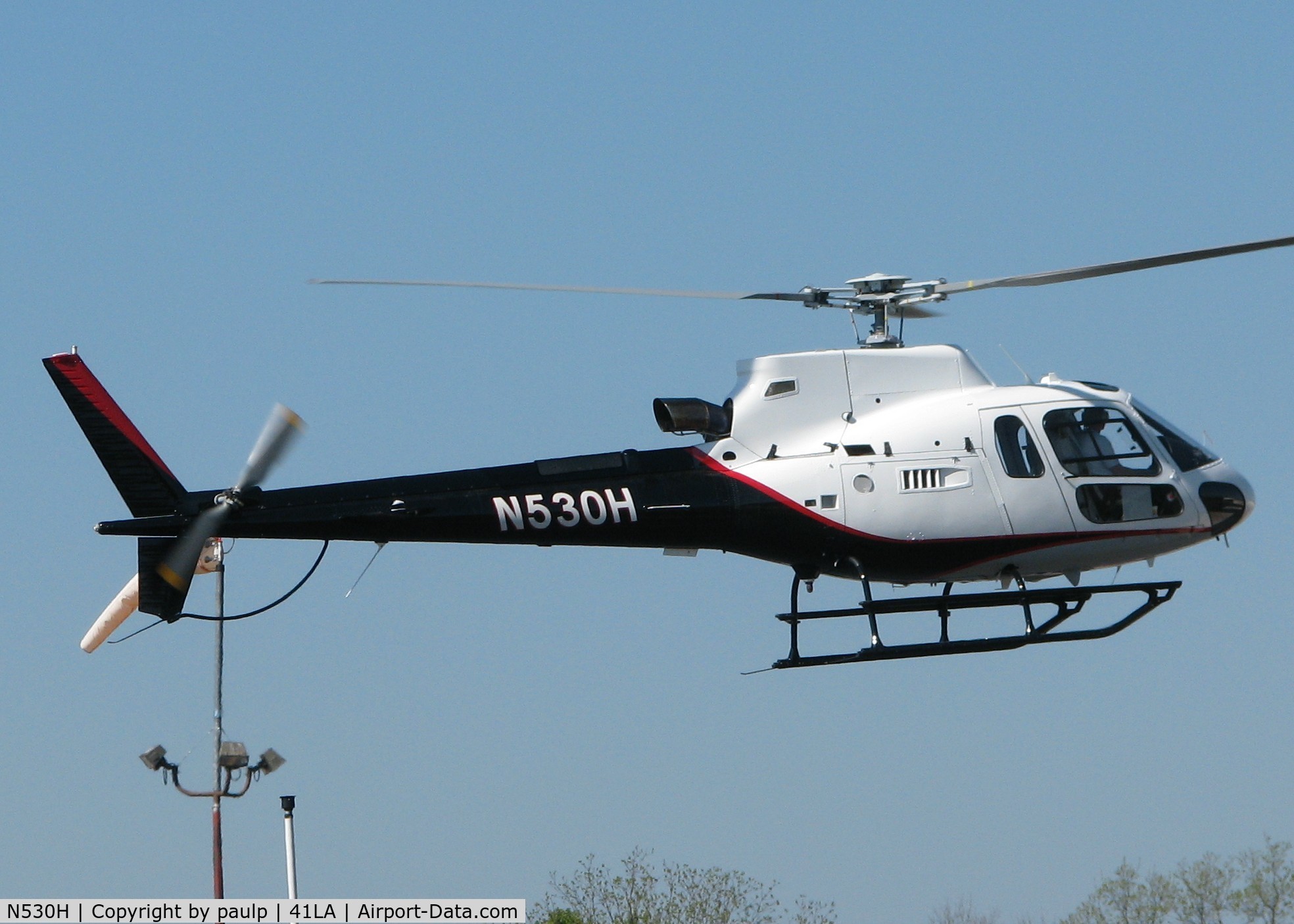 N530H, 2008 Aerospatiale AS-350B-3 Ecureuil C/N 4553, Landing at Metro Aviation near the Shreveport Downtown airport.