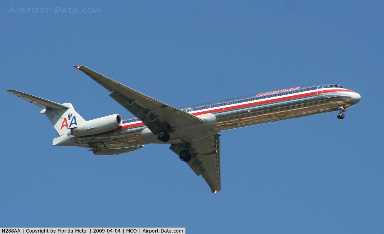 N288AA, 1985 McDonnell Douglas MD-82 (DC-9-82) C/N 49300, American MD-82
