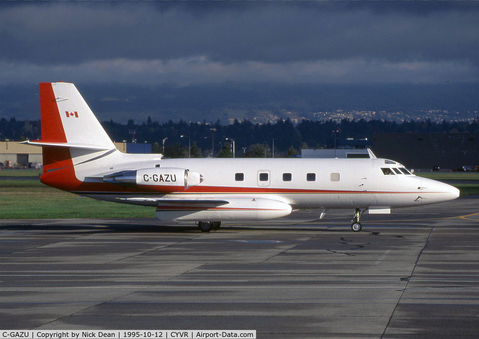 C-GAZU, 1977 Lockheed L-1329-25 JetStar II C/N 5222, CYVR