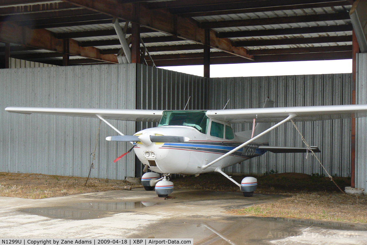 N1299U, 1976 Cessna 172M C/N 17266993, At Bridgeport Municipal Airport