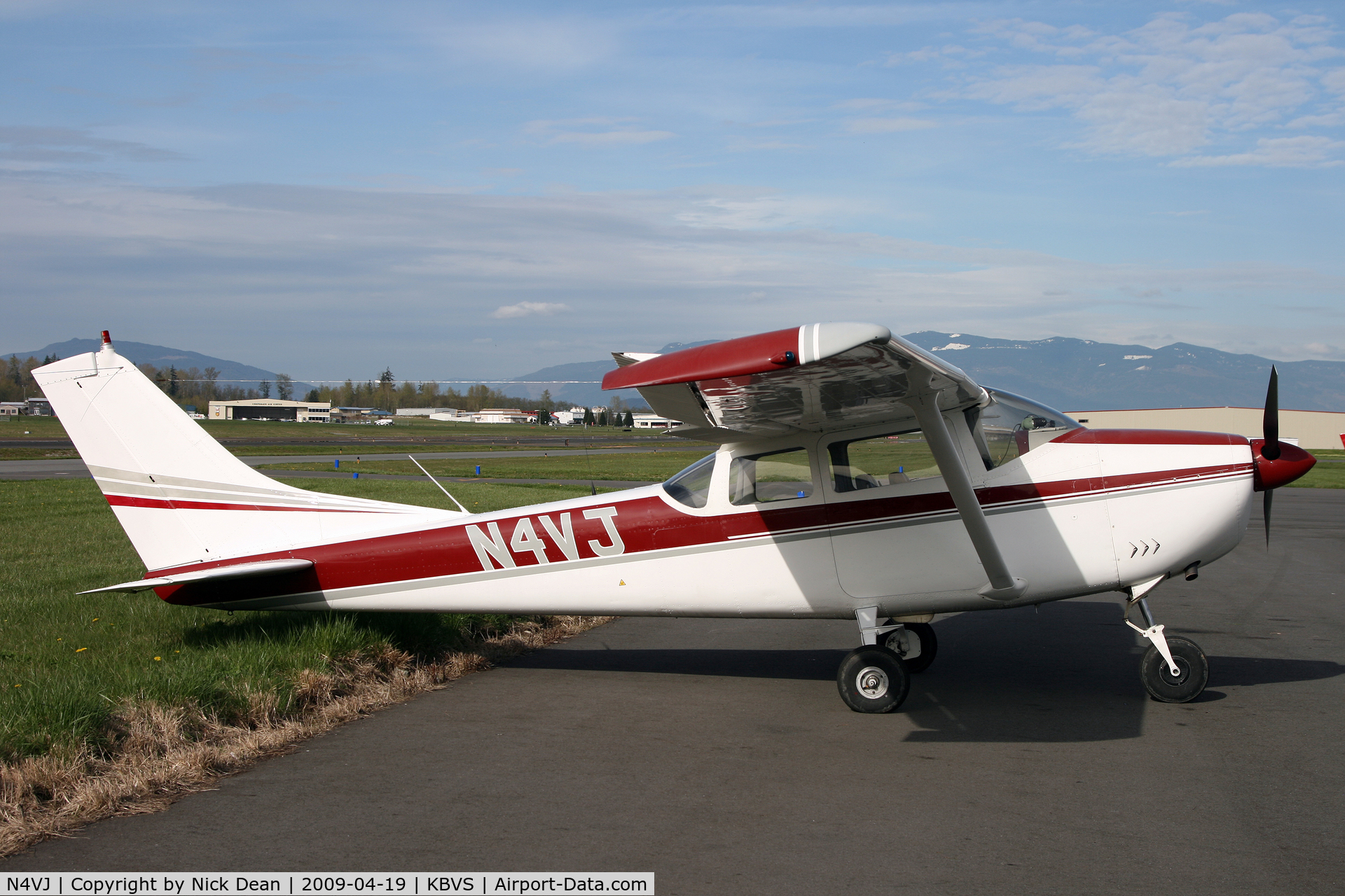 N4VJ, 1963 Cessna 182F Skylane C/N 18254695, KBVS