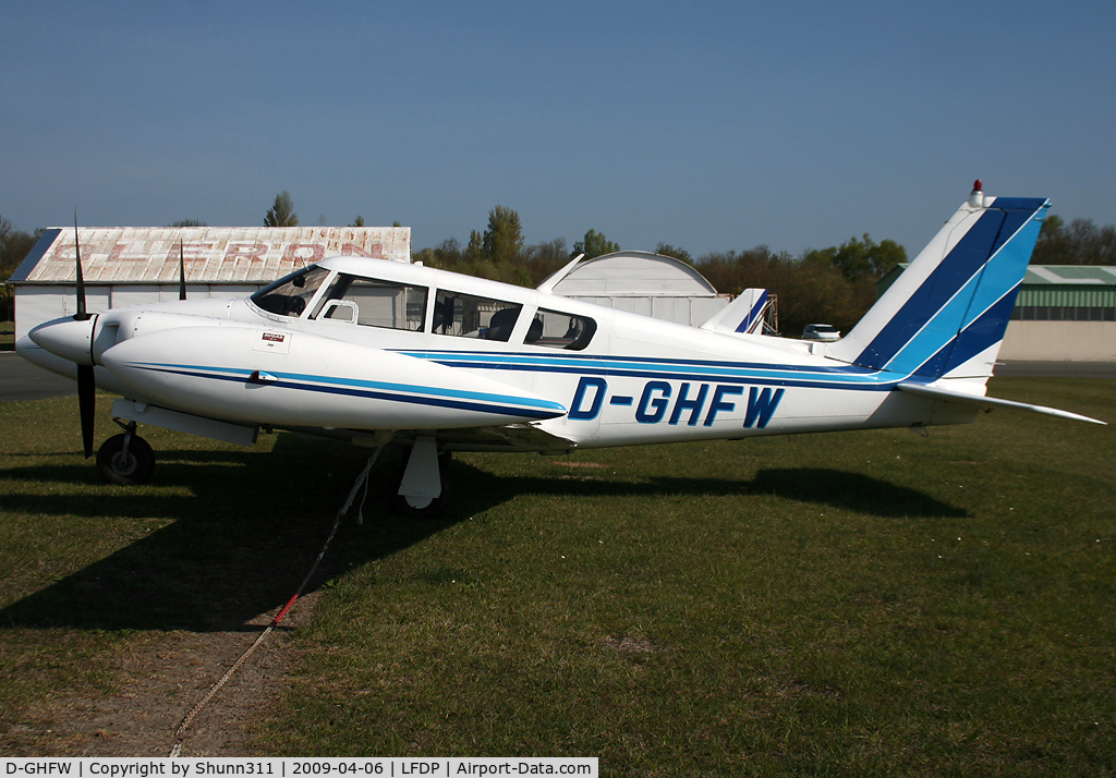 D-GHFW, 1967 Piper PA-30-160 B Twin Comanche C/N 30-1326, Parked in the grass...